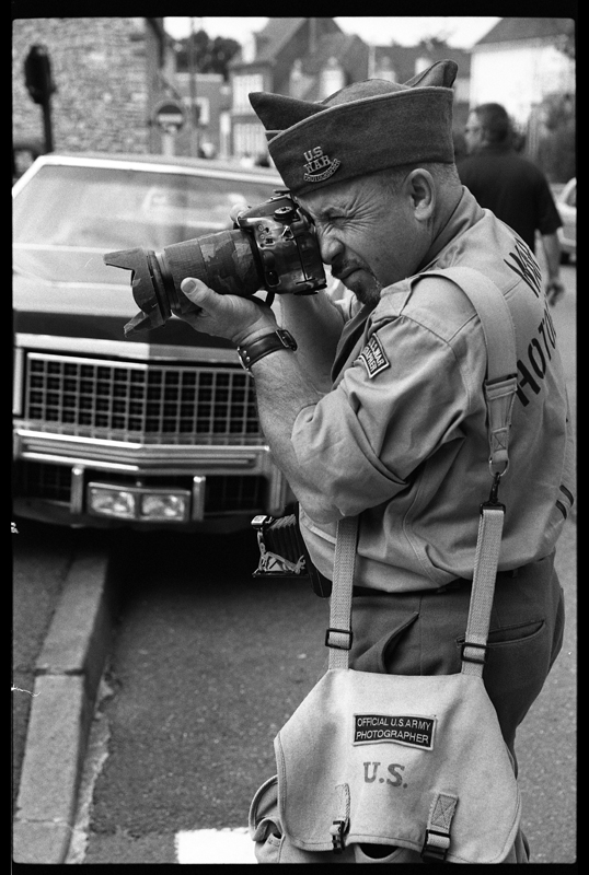 Photographe de rue numérique. Photo argentique Kodak Tri-X.