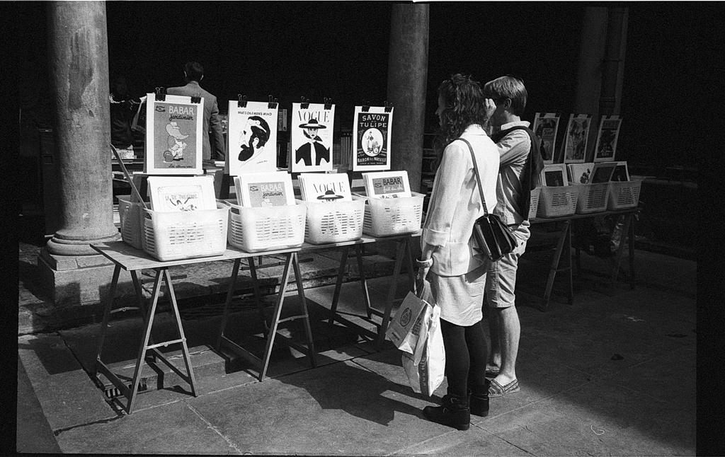 Photographie de rue à Lille avec une pellicule Ilford FP4. Développement avec Ilfosol 3.