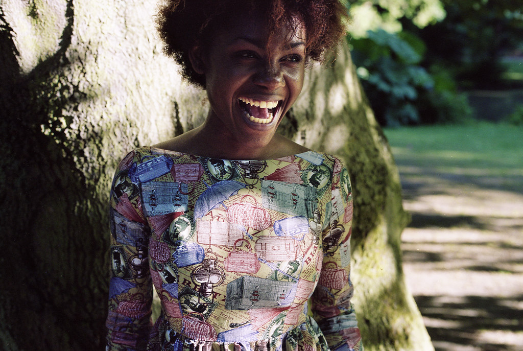 Laisser  les gens exprimer pleinement leur personnalité si elles en ont envie lors de la séance portrait. La spontanéité est la règle d'or.