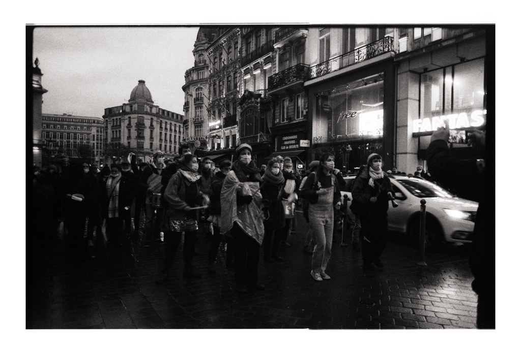 Photographie noir et blanc argentique au grain marqué