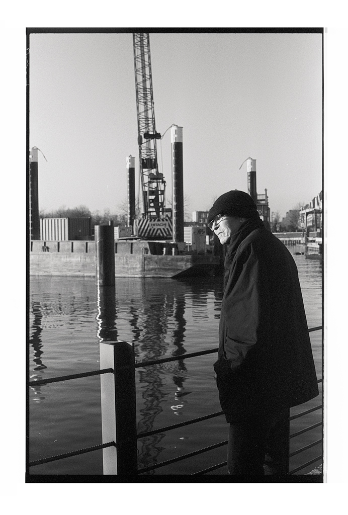 Photo de rue avec un Nikon FM2n, 50mm et Fomapan 100 surex