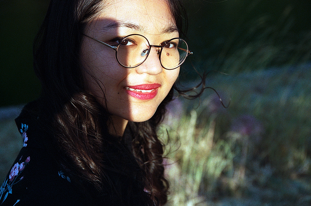 Photographe argentique Lille spécialisé portraits. Images stylisées pour book photo.