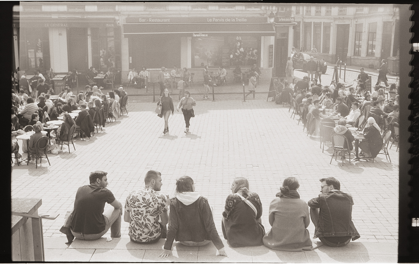 Les défauts et qualités de l'Agfa Solinette II. Test terrain à Lille par un photographe professionnel lillois.