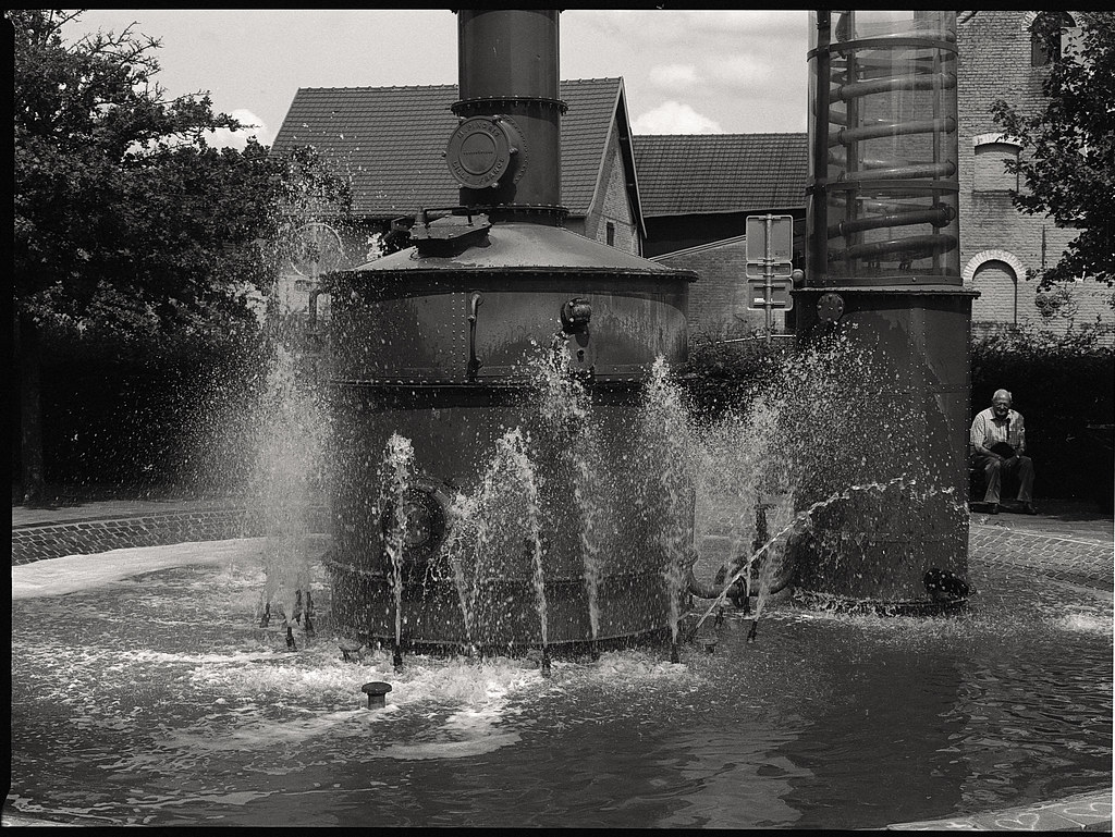 Mamiya 645 Super appareil photo moyen format argentique. Photographie noir et blanc.