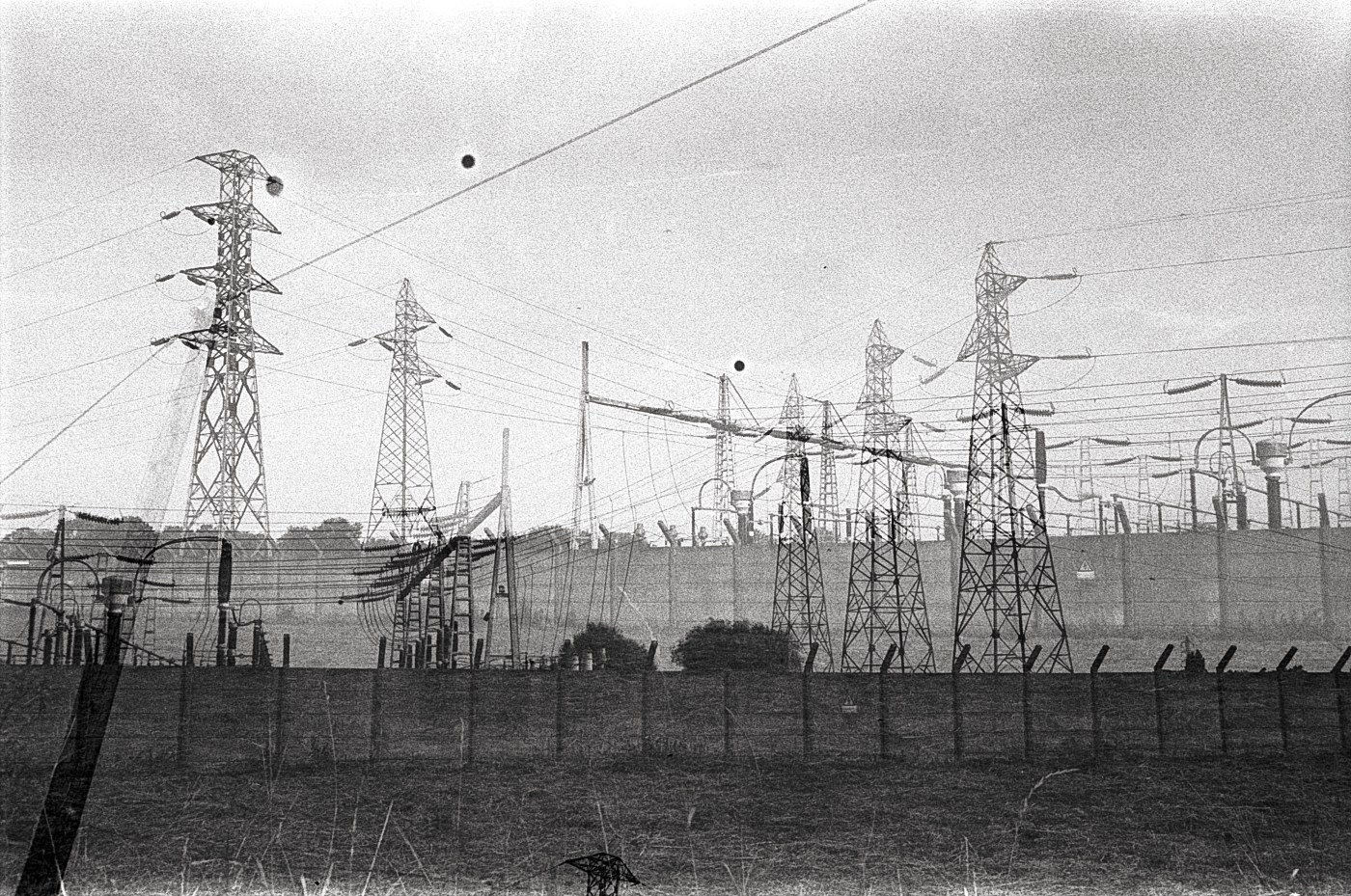 Dystopie photographique : une expérimentation visuelle entre ombre et&nbsp;futur