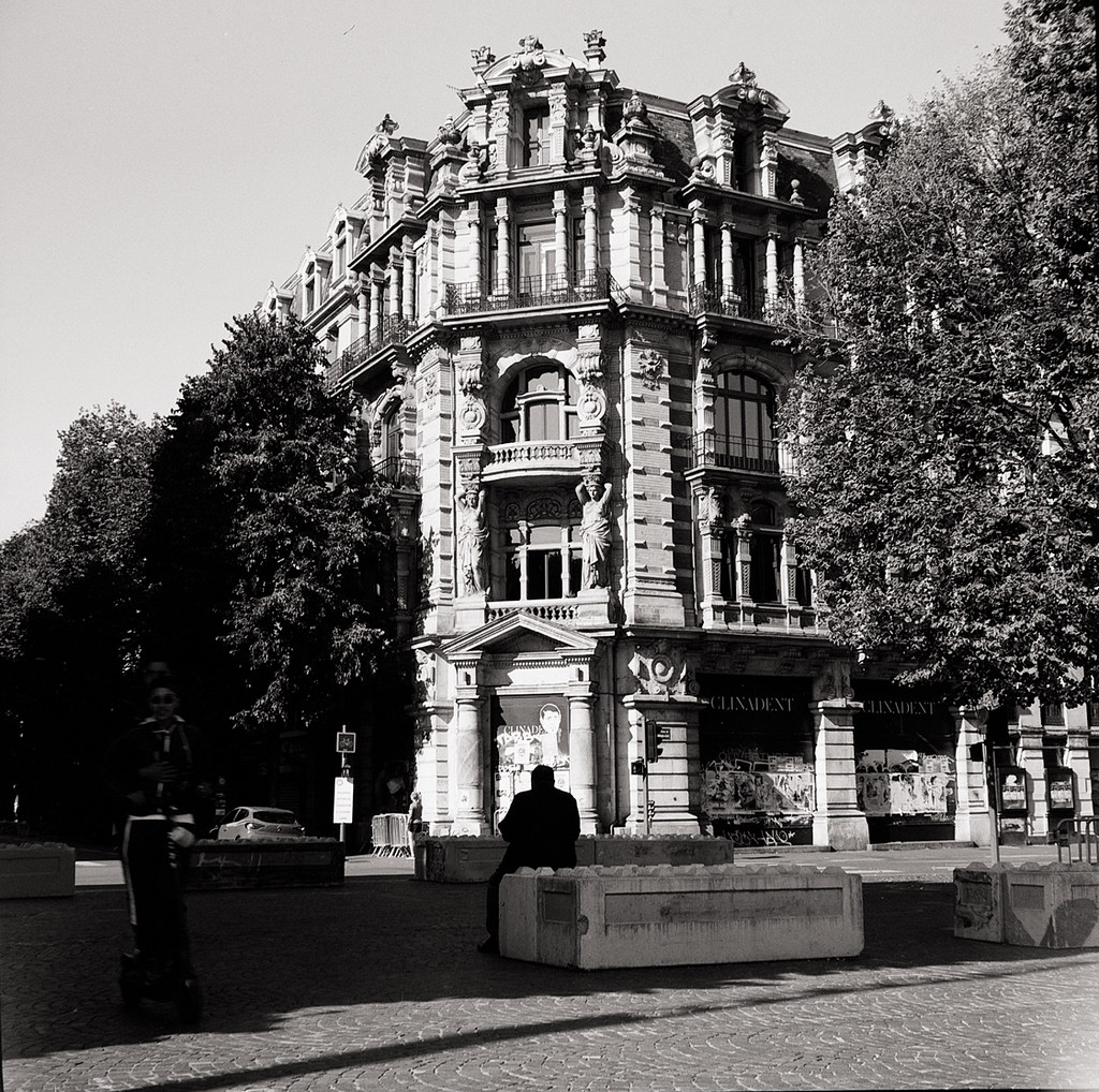 Photographies de rue faciles avec un 6x6 argentique