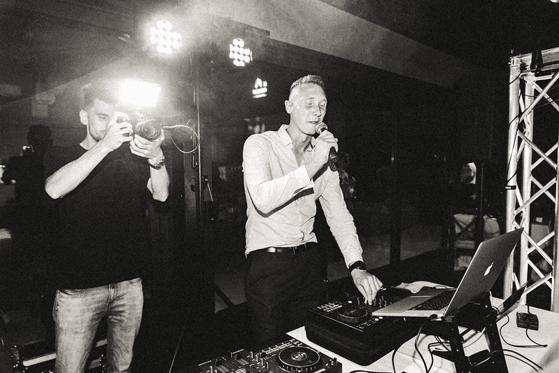 Photographies de soirées au flash.