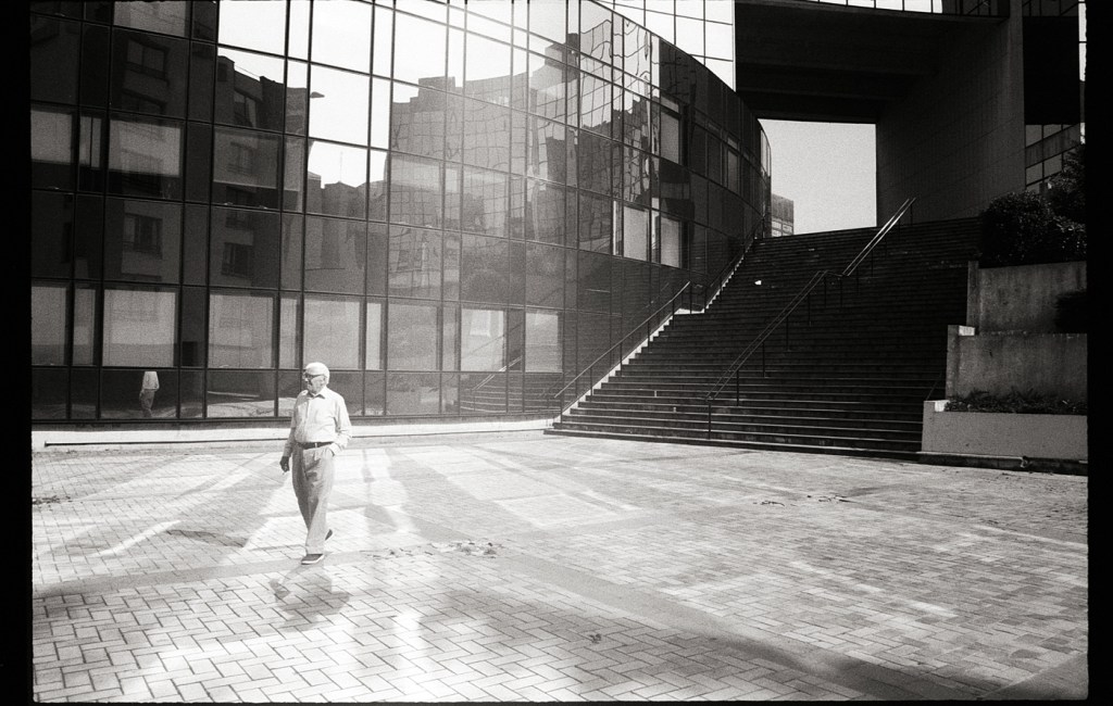 Photographie de rue en noir et blanc – avec quel matériel ? La nouvelle&nbsp;donne