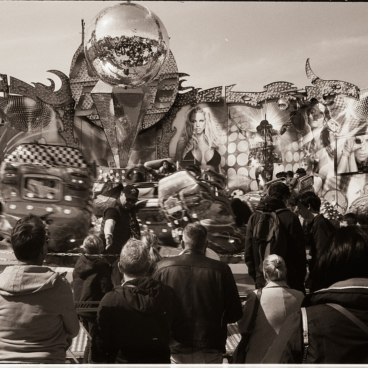 Fête forraine à Lille – Zorki 4 – Fomapan&nbsp;100