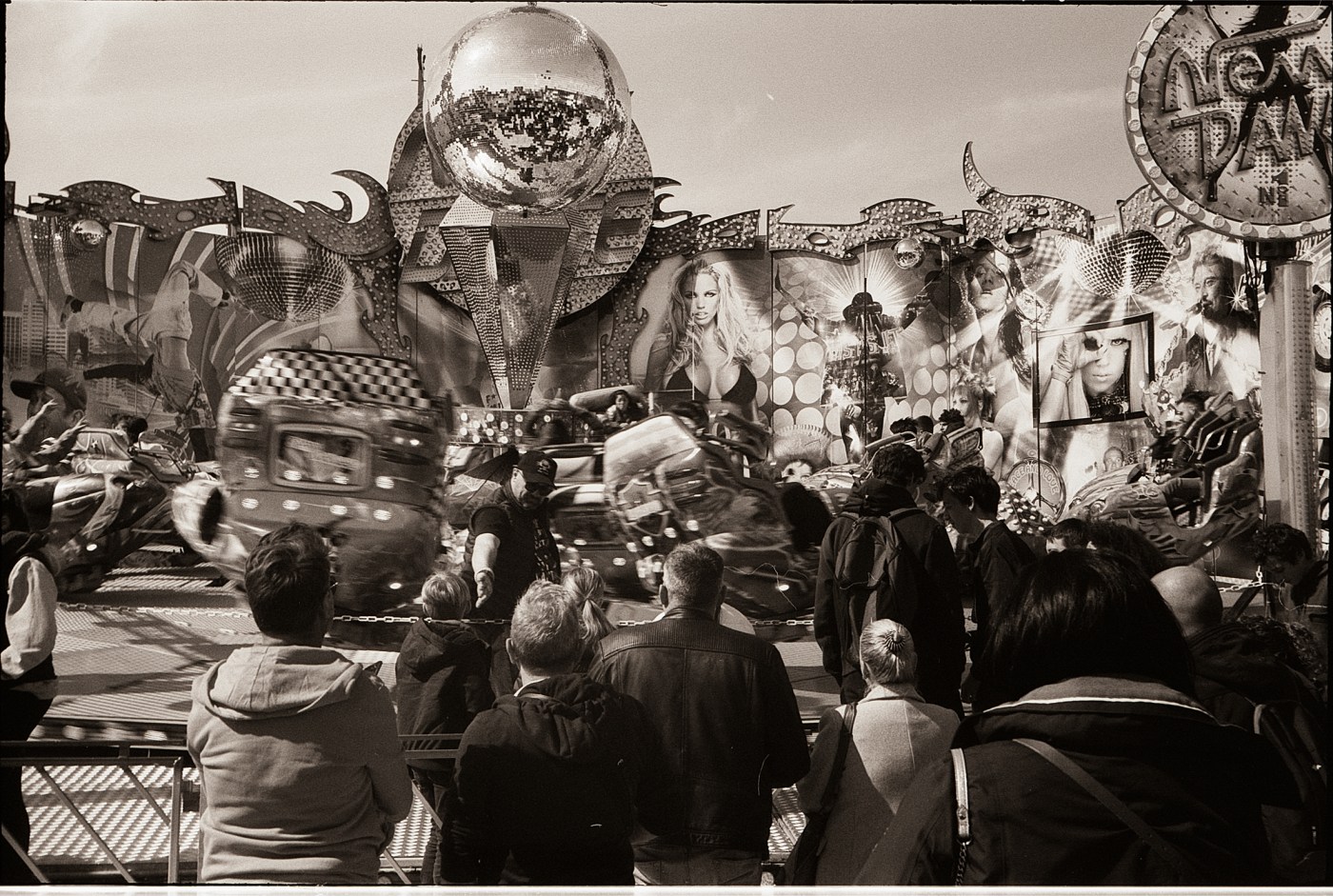 Fête forraine à Lille – Zorki 4 – Fomapan&nbsp;100