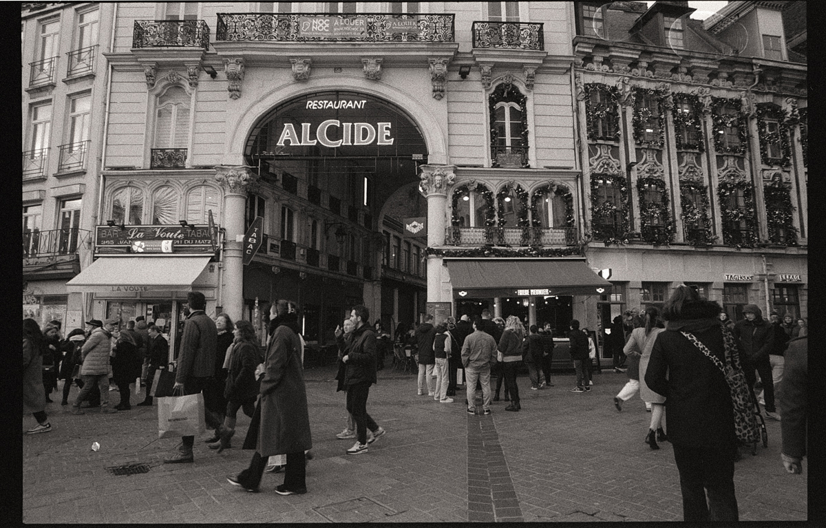 Photo d'archive du vieux Lille; Image argentique réalisée en hiver.