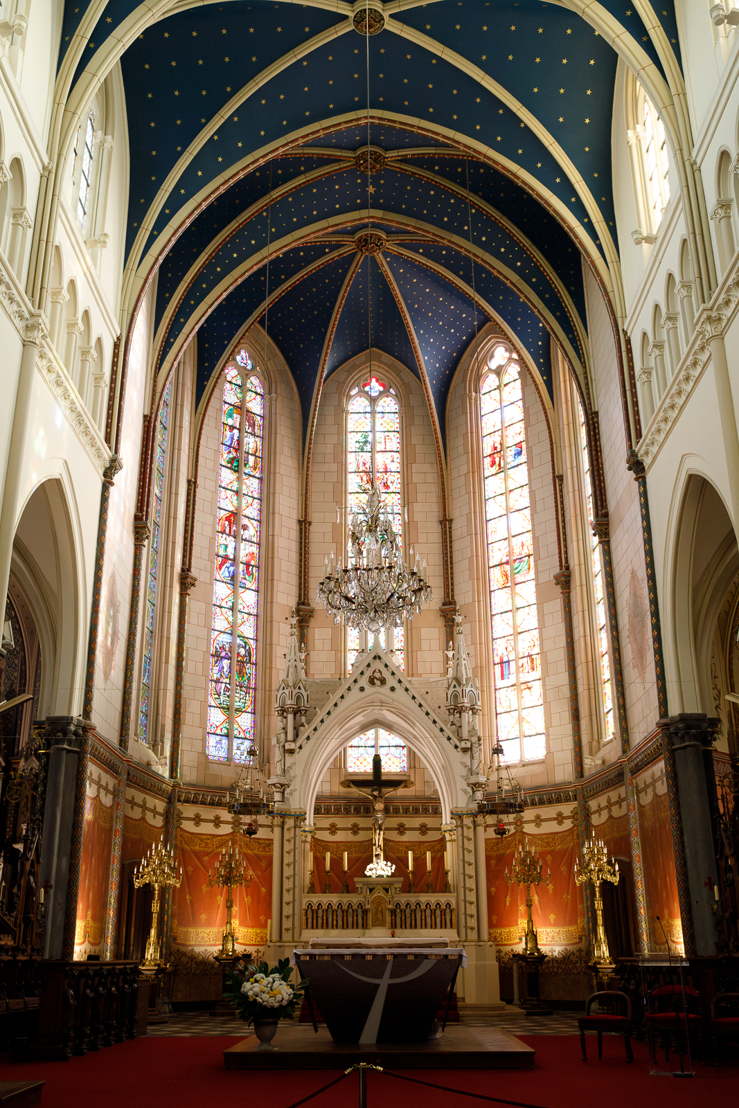 Tester les capacités de sensibilités élevées de votre reflex Canon 5D avant l'entrée des mariés. 