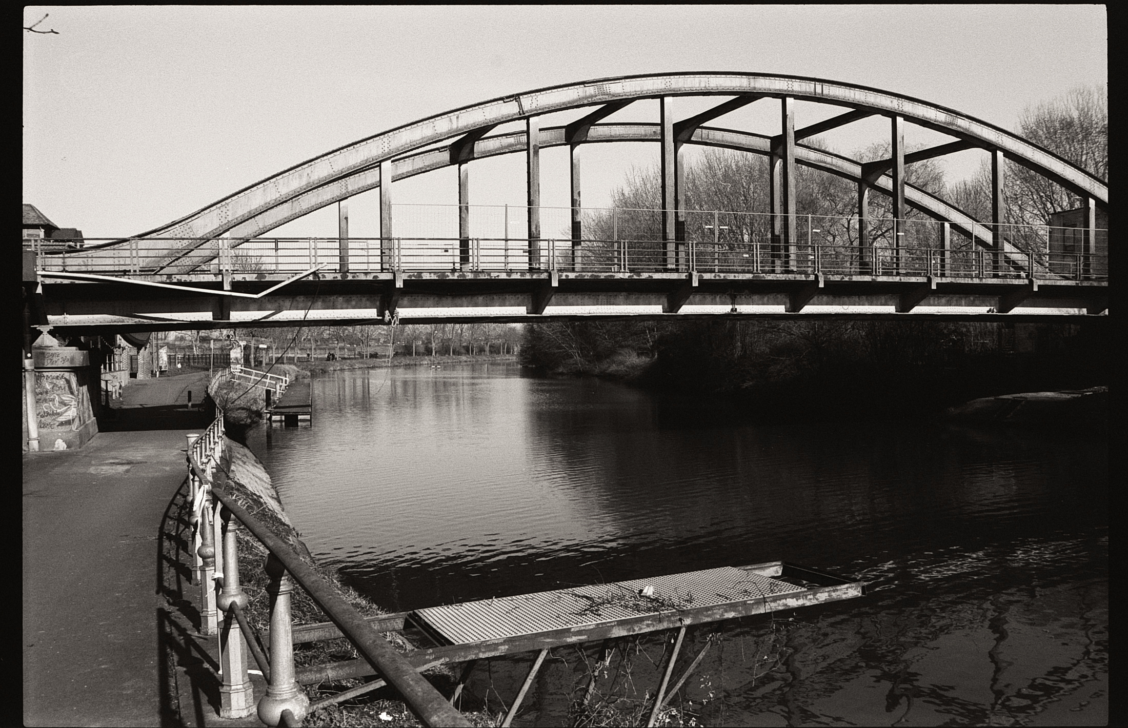 Frontière avec la Belgique. Pont de Warneton. Fomapan 100 + Rodinal 1+50 9mm 23 S
