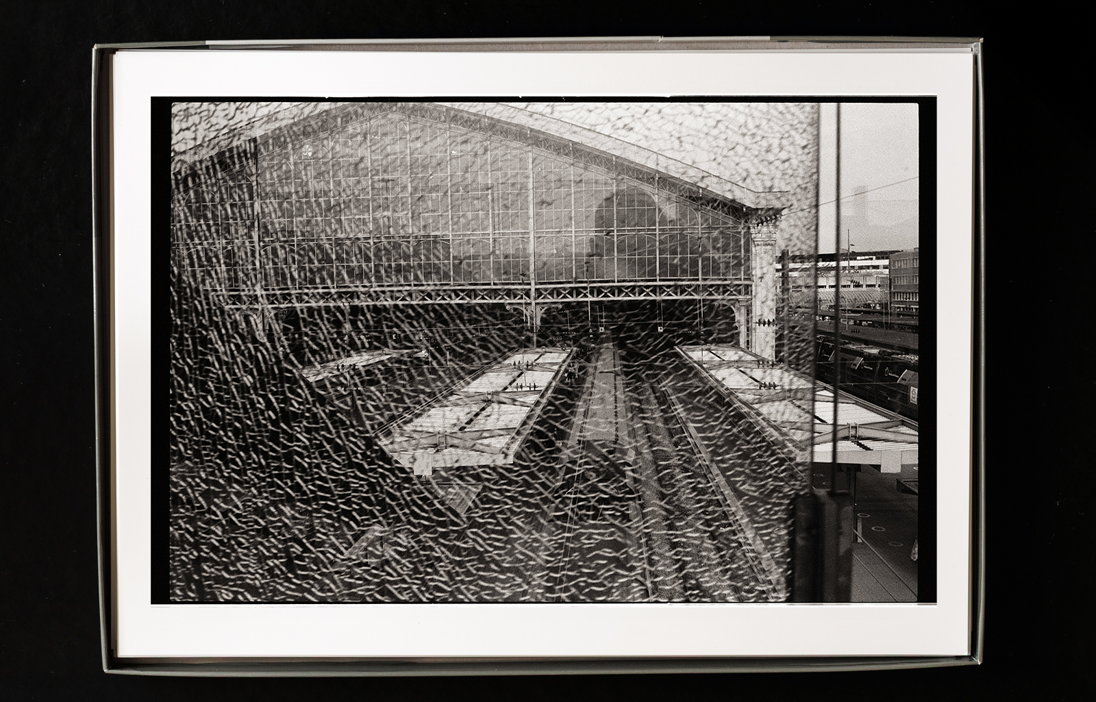 Tirage noir et blanc LA GARE - Photographie argentique