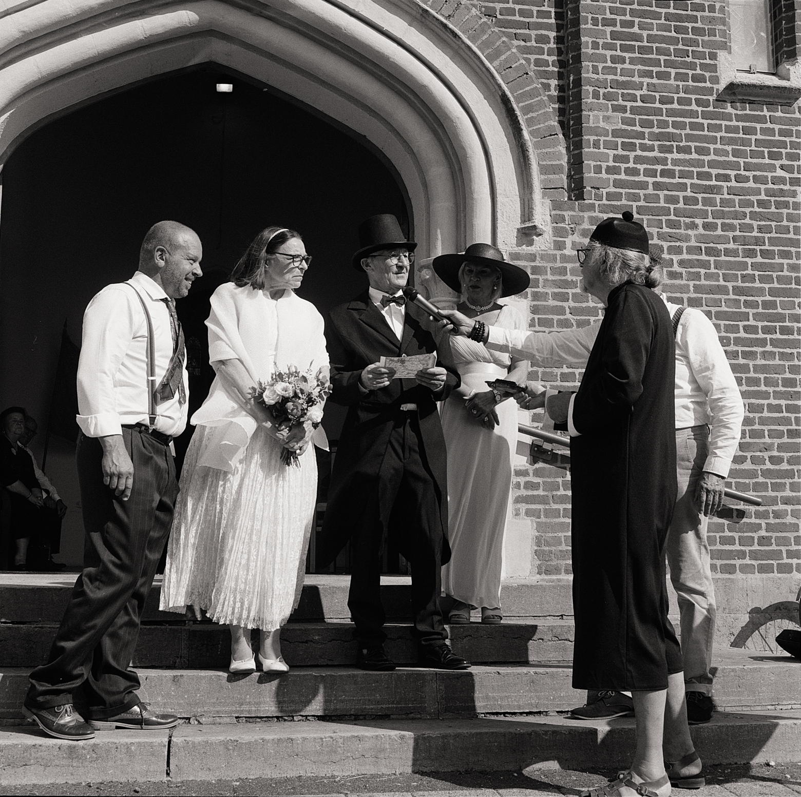 Le choix du moyen format argentique pour des photos de mariages. Matériel photo pour les budgets serrés.