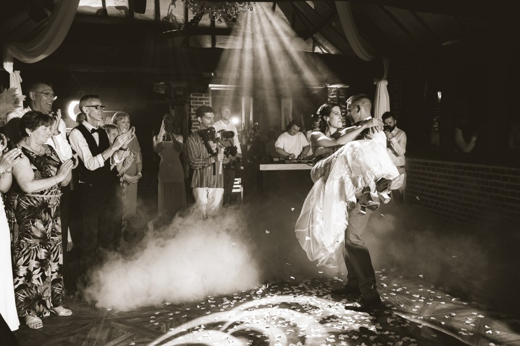 Accompagnement de photographes de mariages dans leur projet de photo argentique.