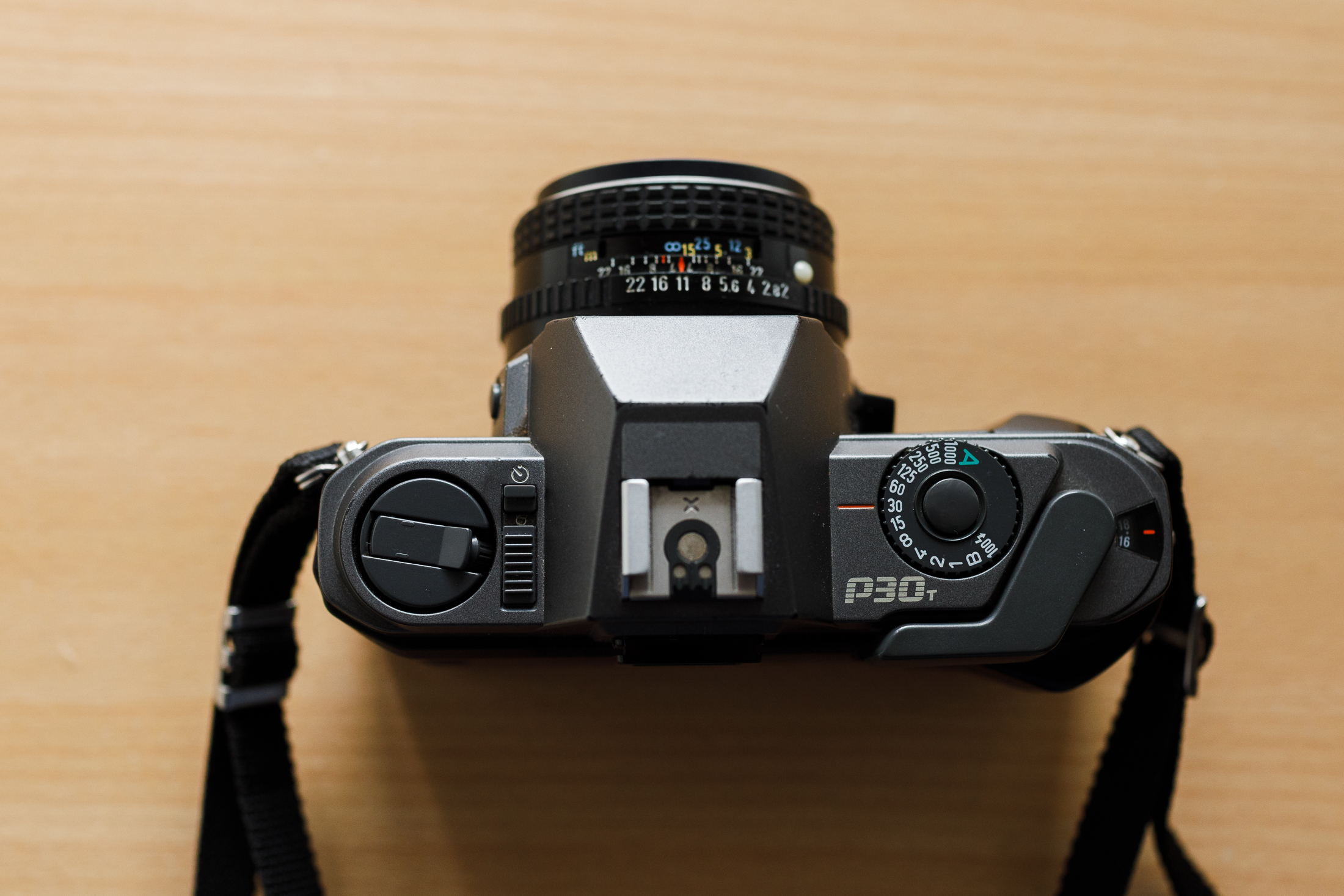 Appareil photo argentique 24x36 Pentax pour débutant. Pour photographes passionnés cherchant un boîtier simple sans contrainte.